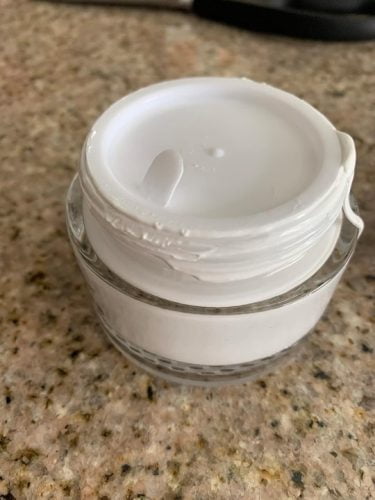 Moisturizing Toning Light Cream for Glowing and Hydrated Skin photo review