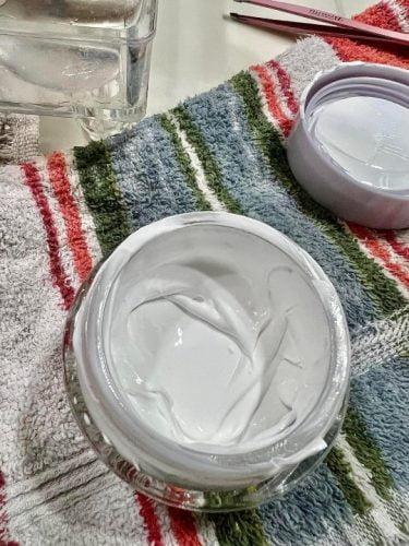 Moisturizing Toning Light Cream for Glowing and Hydrated Skin photo review